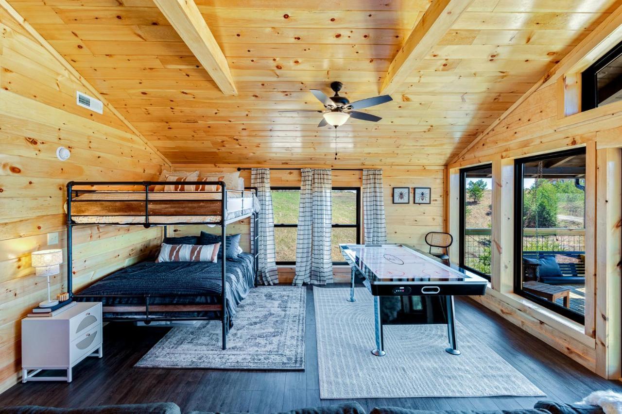 Honey Bee Hideaway Villa Rogers Ngoại thất bức ảnh