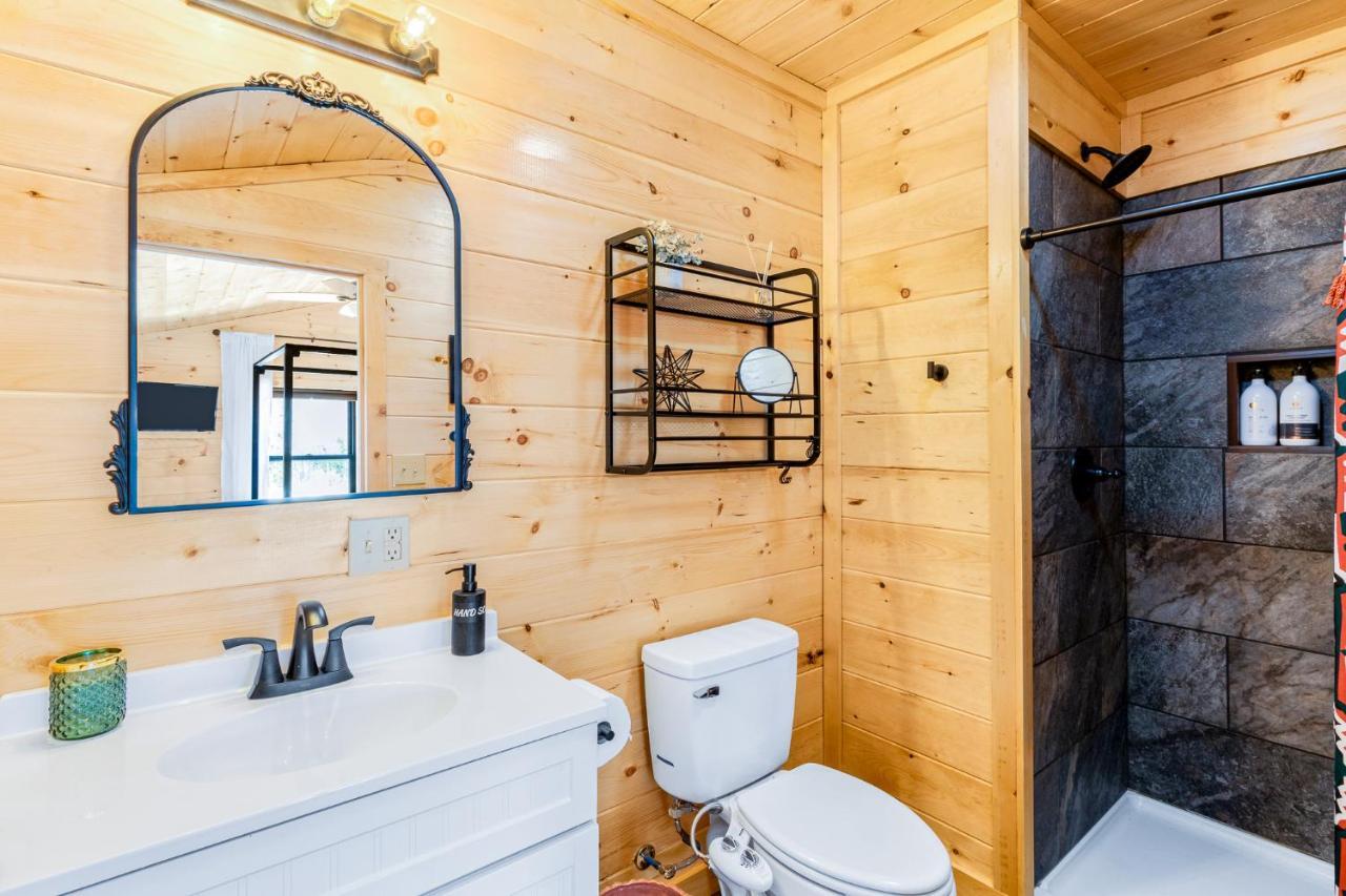 Honey Bee Hideaway Villa Rogers Ngoại thất bức ảnh